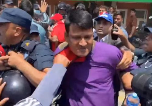 शिक्षकहरूको आन्दोलनमा अभिभावकको हस्तक्षेप