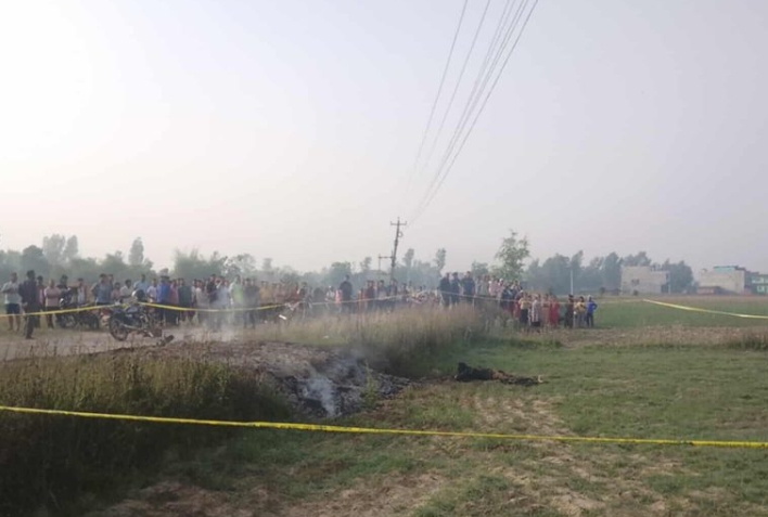 बेलौरीमा जलेको अवस्थामा मोटरसाइकल र शव फेला