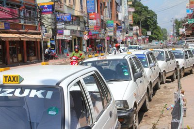 काठमाडौं उपत्यकामा २० वर्ष पुराना ट्याक्सी नियन्त्रणमा, ट्राफिक प्रहरीको अभियान सुरु