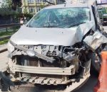 ललितपुरमा कार दुर्घटना : पोल भाँचिएर सडकमा, ३ जना घाइते
