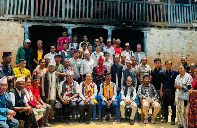 रास्वपाका पालिका सभापति कृष्ण पाण्डे एमालेमा प्रवेश, विशाल भट्टराईद्वारा स्वागत