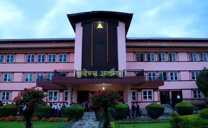 ट्याक्सी व्यवसायीको दबाब अस्वीकृत : सर्वोच्चको आदेशले राइड सेयरिङलाई समर्थन