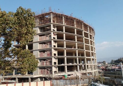 बालेनको निर्णयविरुद्ध ठेकेदारलाई अदालतको राहत