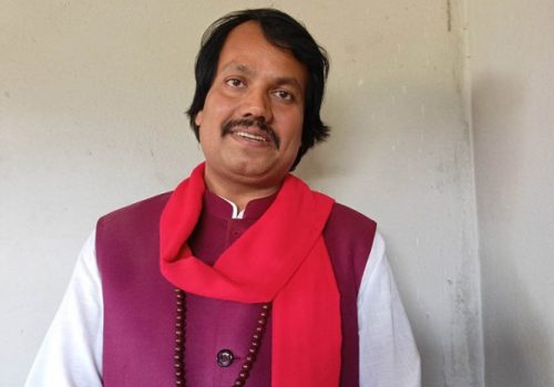 रवि लामिछानेको समर्थनमा डा. सिके राउत हस्ताक्षर गर्न घण्टीघर पुगे