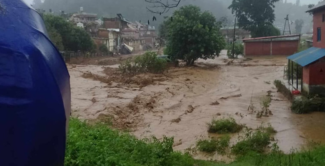 मधेशमा वर्षाको सम्भावना, ३६ जिल्लामा बाढीको खतरा
