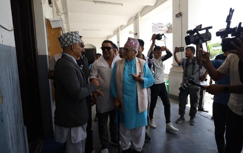 राप्रपाबाट हटाइएपछि नवराज सुवेदीको निर्वाचन आयोगमा उजुरी