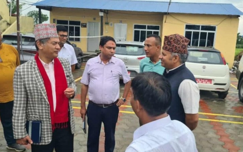 चितवनको चनौलीमा विद्युत् आपूर्ति समस्या समाधानका लागि हितेन्द्रदेव शाक्य स्वयं फिल्डमा