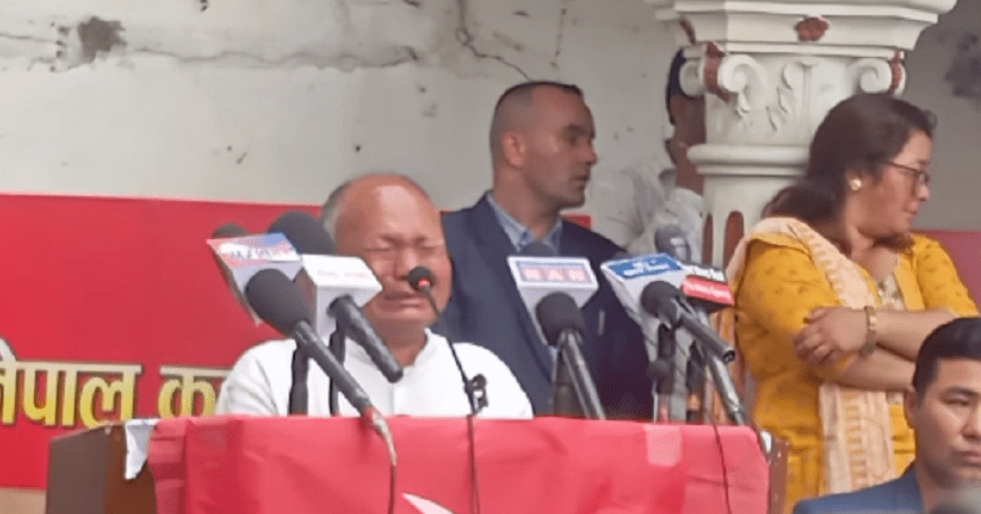 साधारण सहिदको बेवास्ता भएको भन्दै मञ्चमै भक्कानिए शंकर लामा
