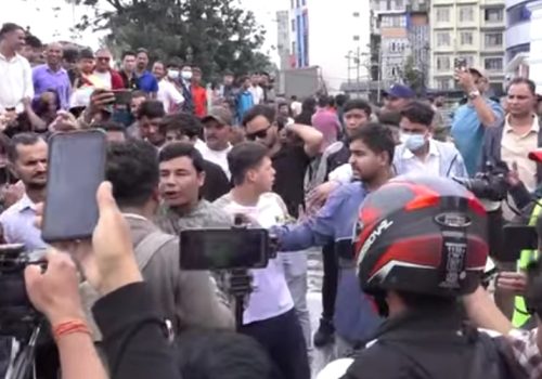 आर्मी मुख्यालयमा जेनजी समूहबीच झगडा