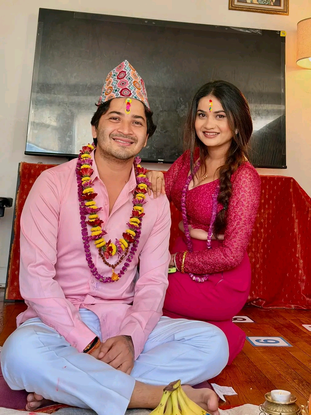 एलिना चौहानले अमेरिकामै प्रताप दासलाई भाइटीका लगाइन्, भनिन् – ‘दाजुभहिनी भनेर प्रमाणित गर्नुपर्ने हाम्रो समाज’