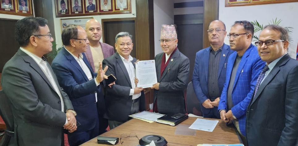 Screenshot_2025-10-31-10-59-54-71_f598e1360c96b5a5aa16536c303cff92 ठेक्का विवाद बढेपछि अर्थमन्त्री खनाल र व्यवसायीबीच छलफल