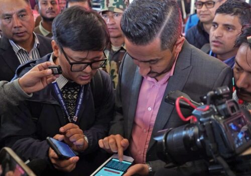 नयाँ बसपार्कमा सञ्चारमन्त्रीद्वारा फ्रि–वाईफाई सेवा परीक्षण