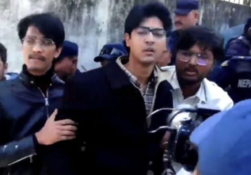 सिंहदरबारमा प्रवेश प्रयास असफल, जेनजीलाई प्रहरीले निषेधित क्षेत्रबाट हटायो