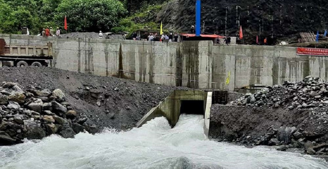 माग पूरा नभएपछि काठमाडौं आउने मेलम्चीको पानी आपूर्ति अनिश्चित, मुहानमै लगायो स्थानीयले ताल्चा