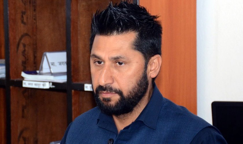 जाँचबुझ आयोगद्वारा रवि लामिछानेलाई सोधपुछका लागि सिंहदरबारमा उपस्थित गराइँदै