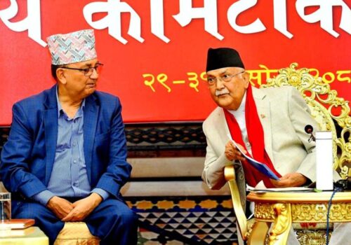 एमाले महाधिवेशन : ओली पक्षको आक्रामक प्रचार, ईश्वर समूहको ‘भित्री खेल’