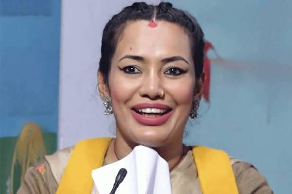 ‘जनताको प्रतिनिधि बन्नेछु’ भन्दै आशिकाले गरिन् उम्मेदवारी कायम रहने घोषणा