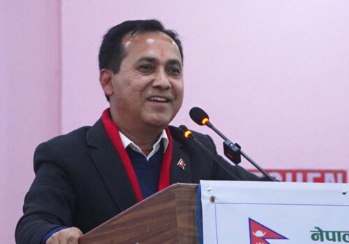 विश्वप्रकाशको मतदातासँग प्रश्न : ०६४ दोहोर्‍याउने कि ०७० सम्झिने?