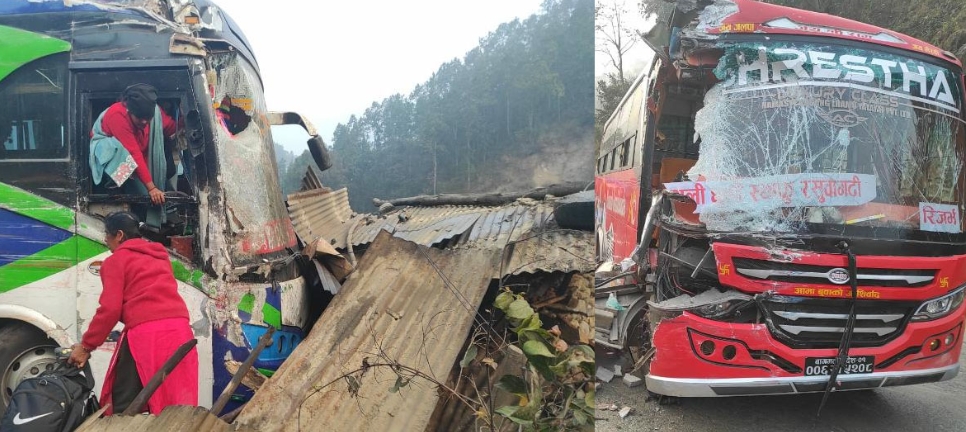 दुई बसको ठक्करपछि पसलमा जोतियो बस, एकको मृत्यु