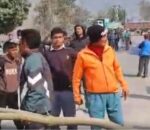 बस दुर्घटनाको निष्पक्ष छानबिनको माग गर्दै मन्थली–खुर्कोट सडक बन्द