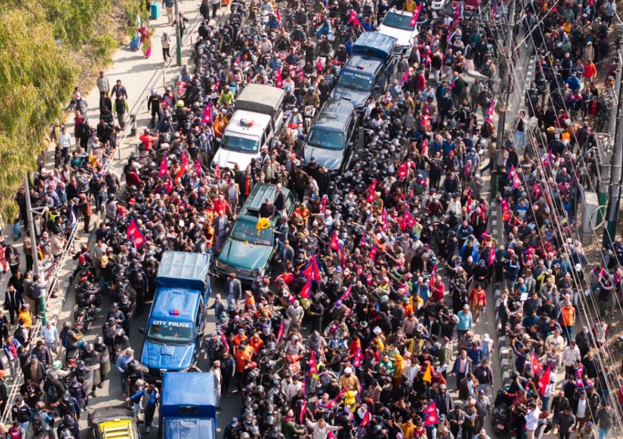 हजारौं समर्थकको घेरामा निर्मल निवास पुगे शाह