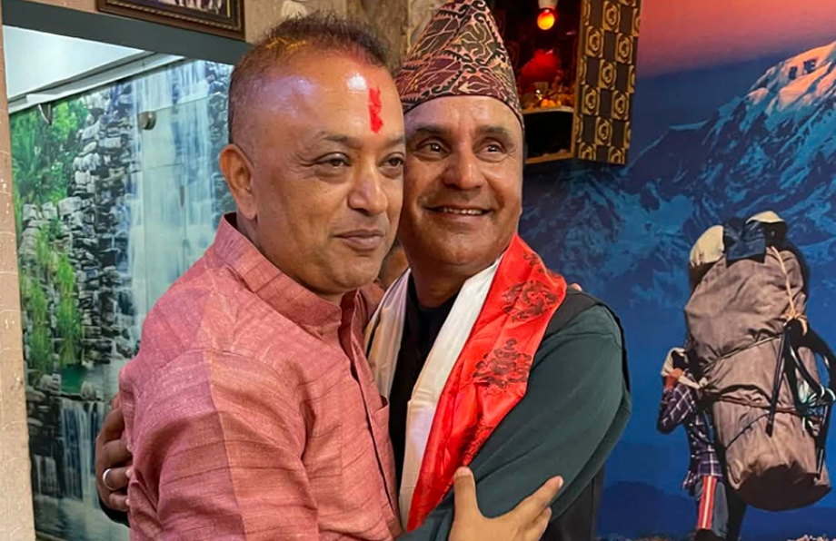 रास्वपामा झट्का, जिल्ला सभापति कांग्रेसमा फर्किए