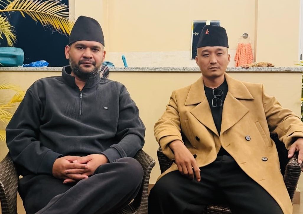 राजनीतिक दबाब बढेसँगै प्रधानमन्त्रीलाई भेट्न बालुवाटार पुगे गृहमन्त्री गुरुङ