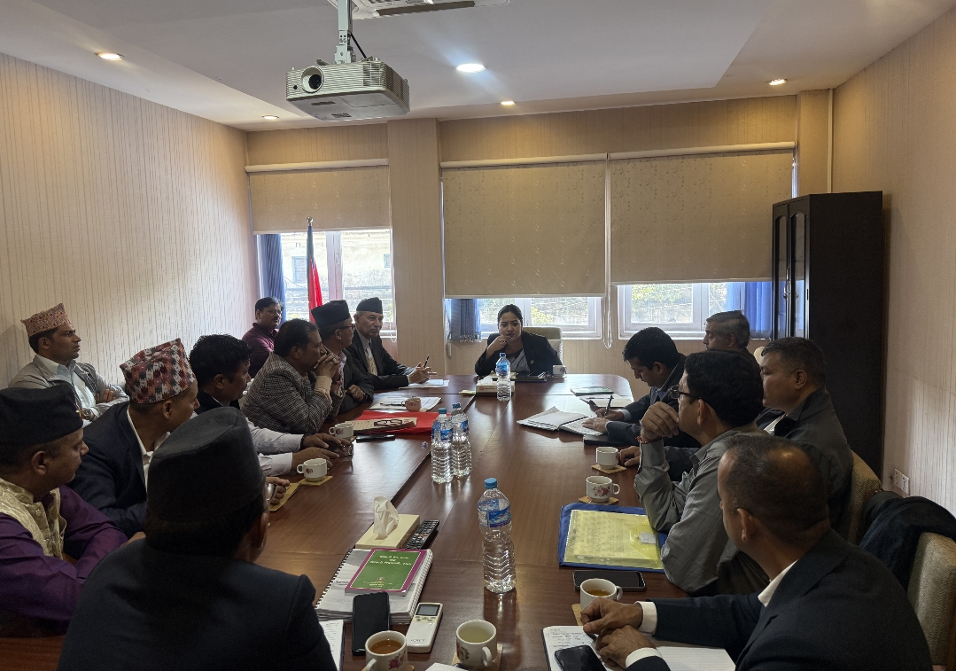 सहकारी पीडितका गुनासा सुन्दै भूमिमन्त्री रावल, समाधानमा सरकार केन्द्रित