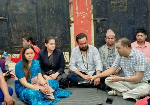 हिरासत मृत्यु प्रकरणले तातियो सिन्धुली, रास्वपा सांसद प्रशासन कार्यालयमै धर्नामा