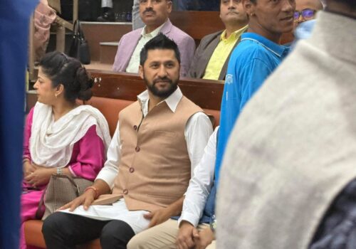 पार्टीभित्र गुटबन्दी नगर्न रवि लामिछानेको निर्देशन, ‘रास्वपा फुट्दैन’