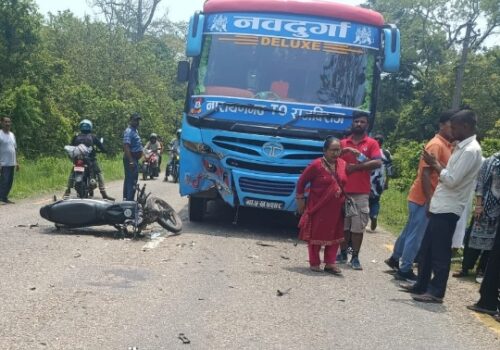 रौतहटमा बस ठक्करबाट मोटरसाइकल चालकको निधन