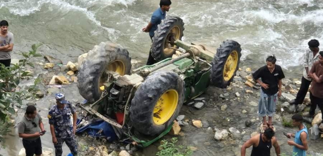 बैतडीमा दुःखद दुर्घटना : ट्याक्टरसहित भीरमा खस्दा चालकको मृत्यु