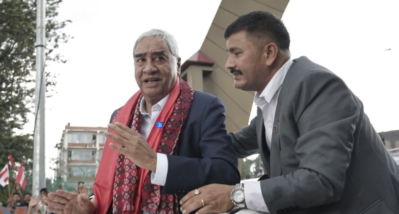 सिंगापुरबाट उपचारपछि फर्किए देउवा, विमानस्थलमा कांग्रेस कार्यकर्ताको उत्साहपूर्ण स्वागत