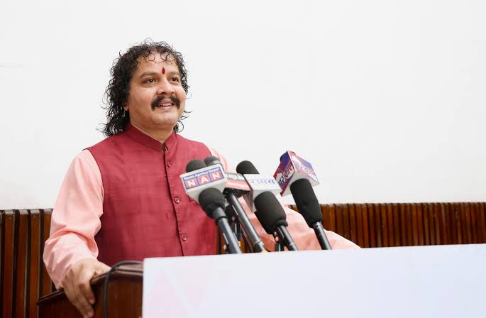 सिंहदरबारको नाम परिवर्तनबारे हरि ढकालको स्पष्टीकरण : ‘इतिहास मेटाउन होइन, बहस गर्न खोजेको हुँ’